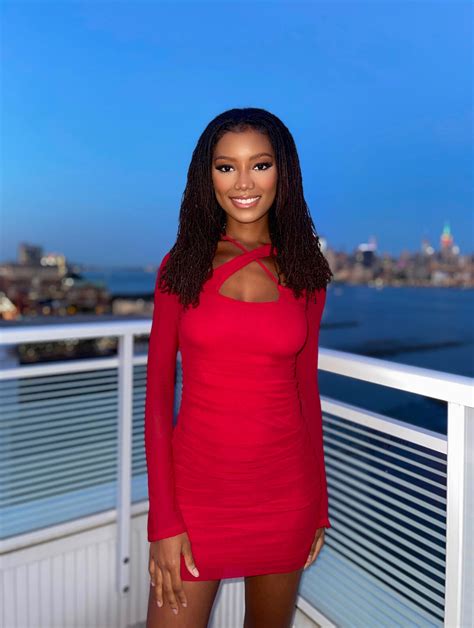 Amp 39 The Bachelor Amp 39 Who Is Brianna Thorbourne Real Job Instagram And Age