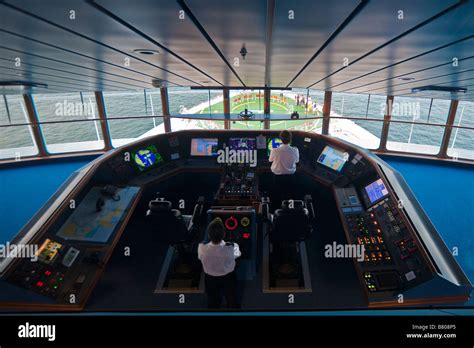 Crew Members Royal Caribbean Hi Res Stock Photography And Images Alamy