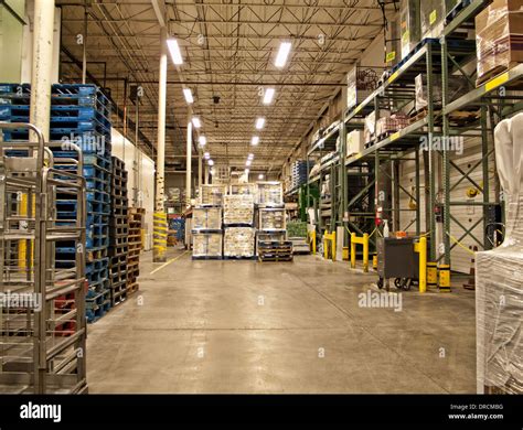 Grocery Warehouse Hi Res Stock Photography And Images Alamy